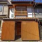 Tsukinowacho House