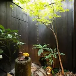 ゲストハウス至の宿 Shibainu-Themed Guesthouse