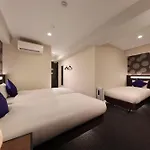 Marutamachi Crystal Hotel