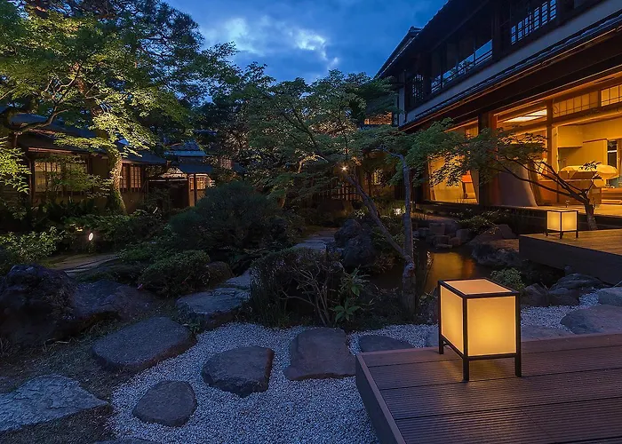 Nanzenji Sando Kikusui