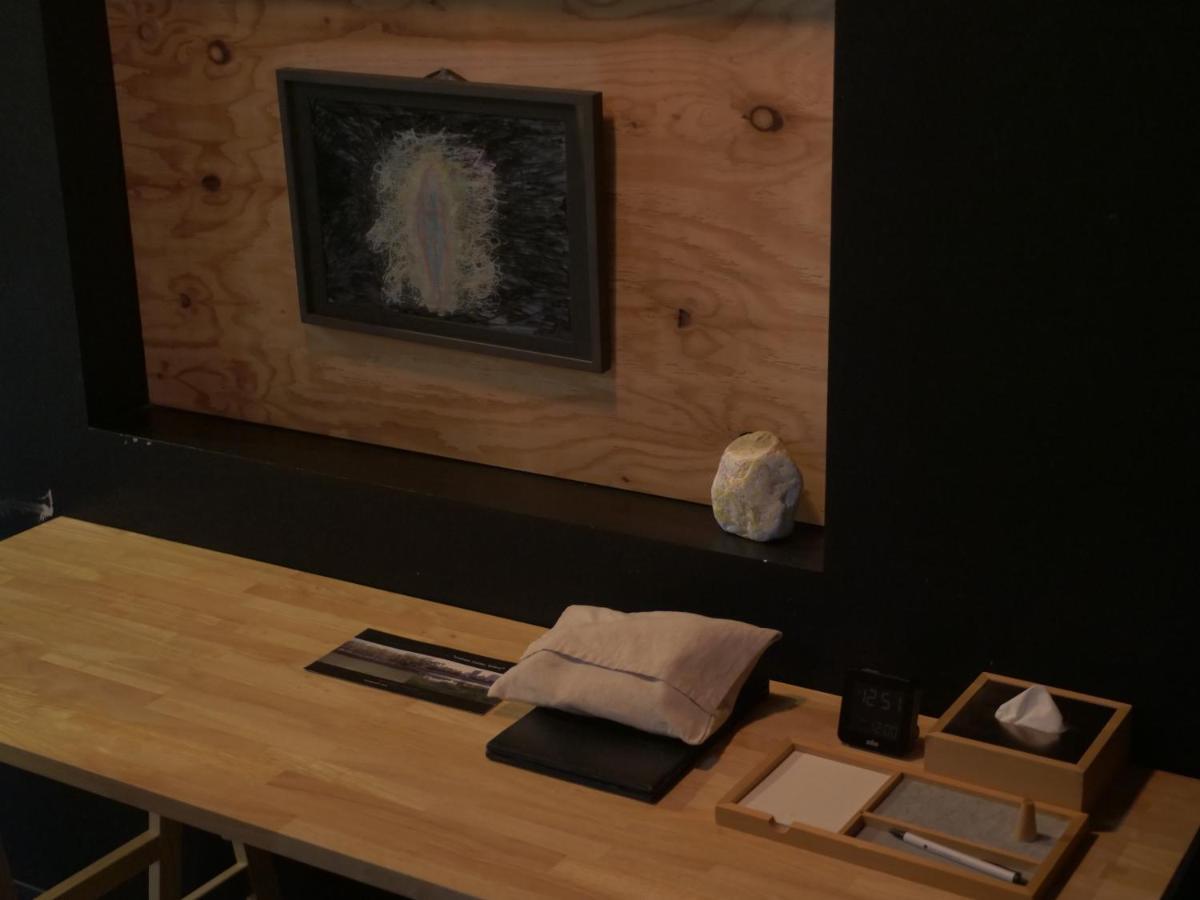 Anteroom 3*