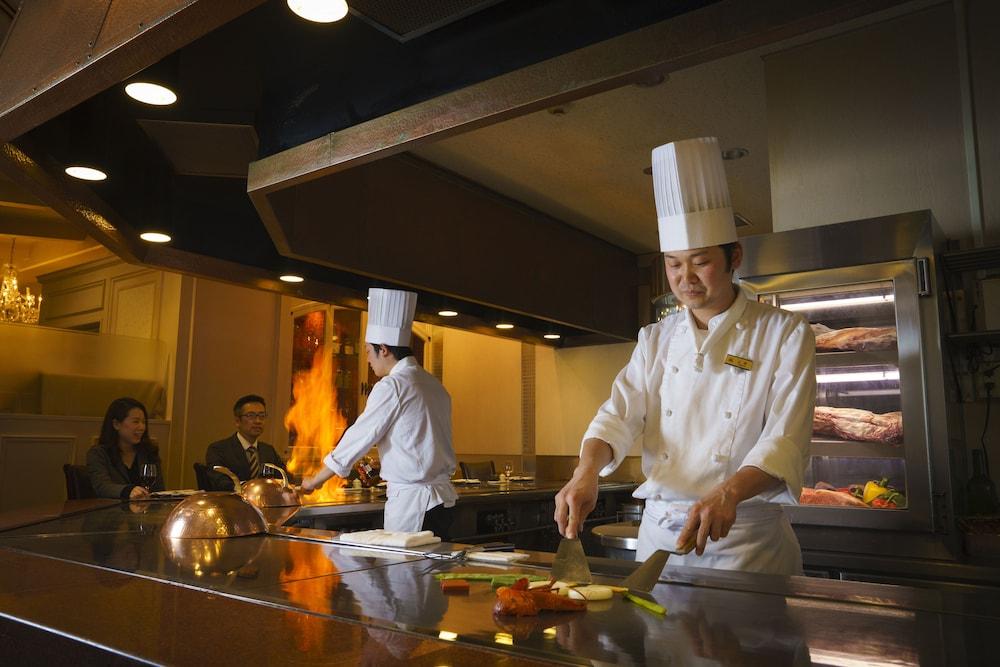 Hotel New Hankyu 4*