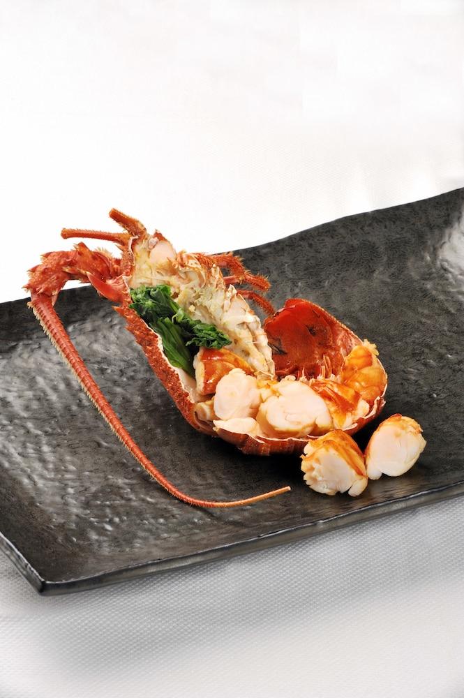 New Hankyu Hotel 4*