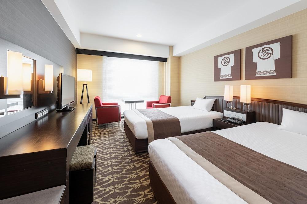 New Hankyu Hotel 4*