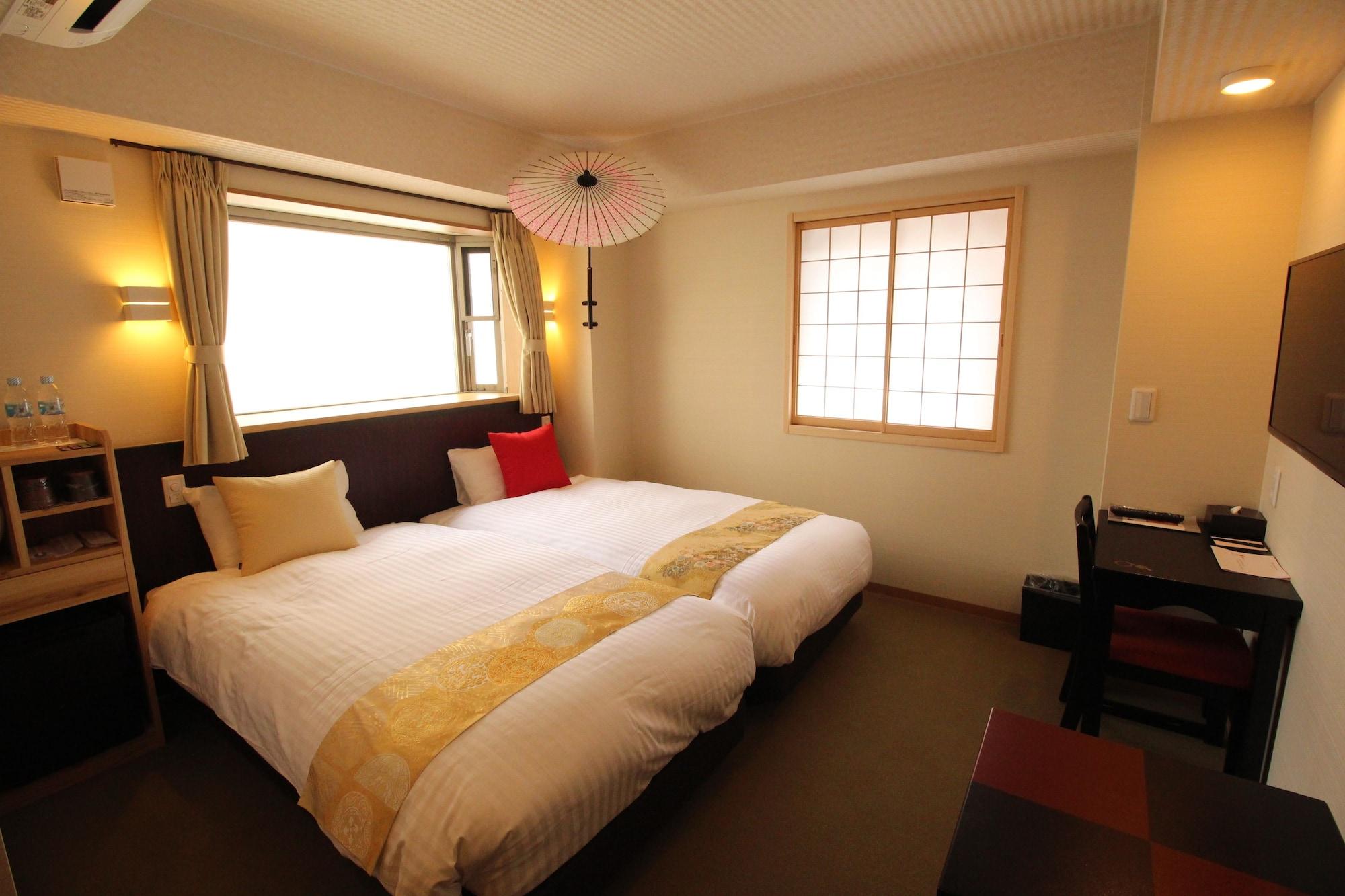 Gion 3*