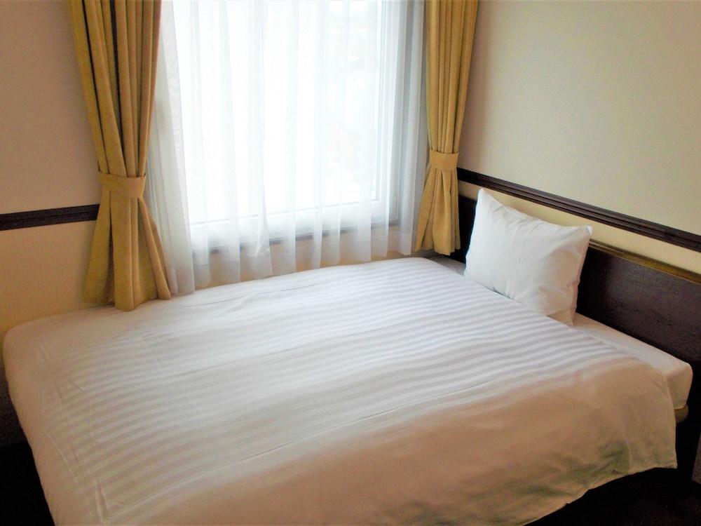 Toyoko Gojo-omiya Hotel 3*