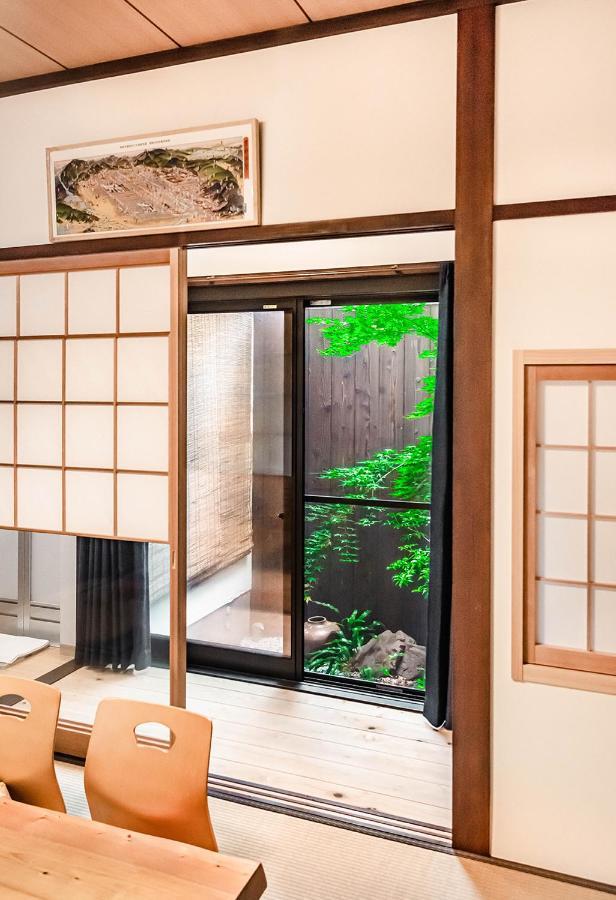 桜の宿赤金three Two Toilets Kyoto