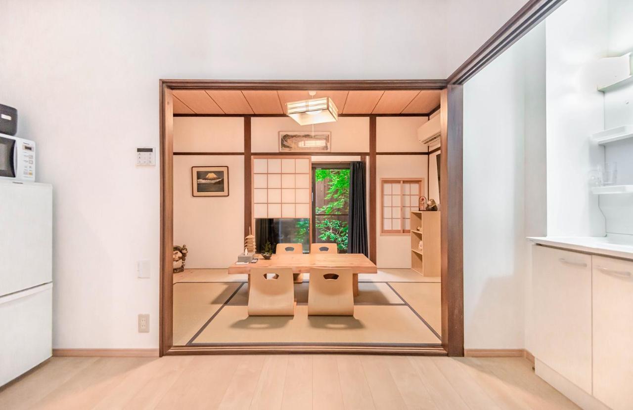 桜の宿赤金three Two Toilets