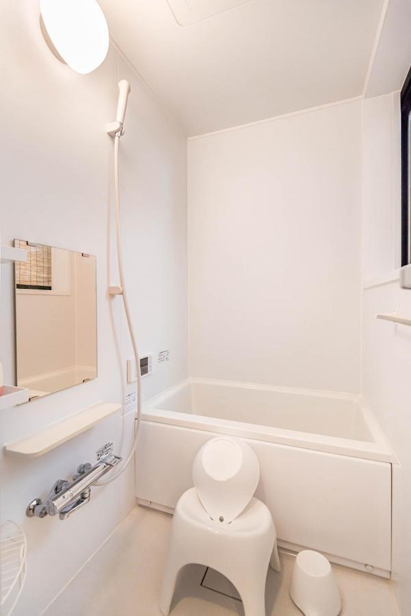 桜の宿赤金three Two Toilets *