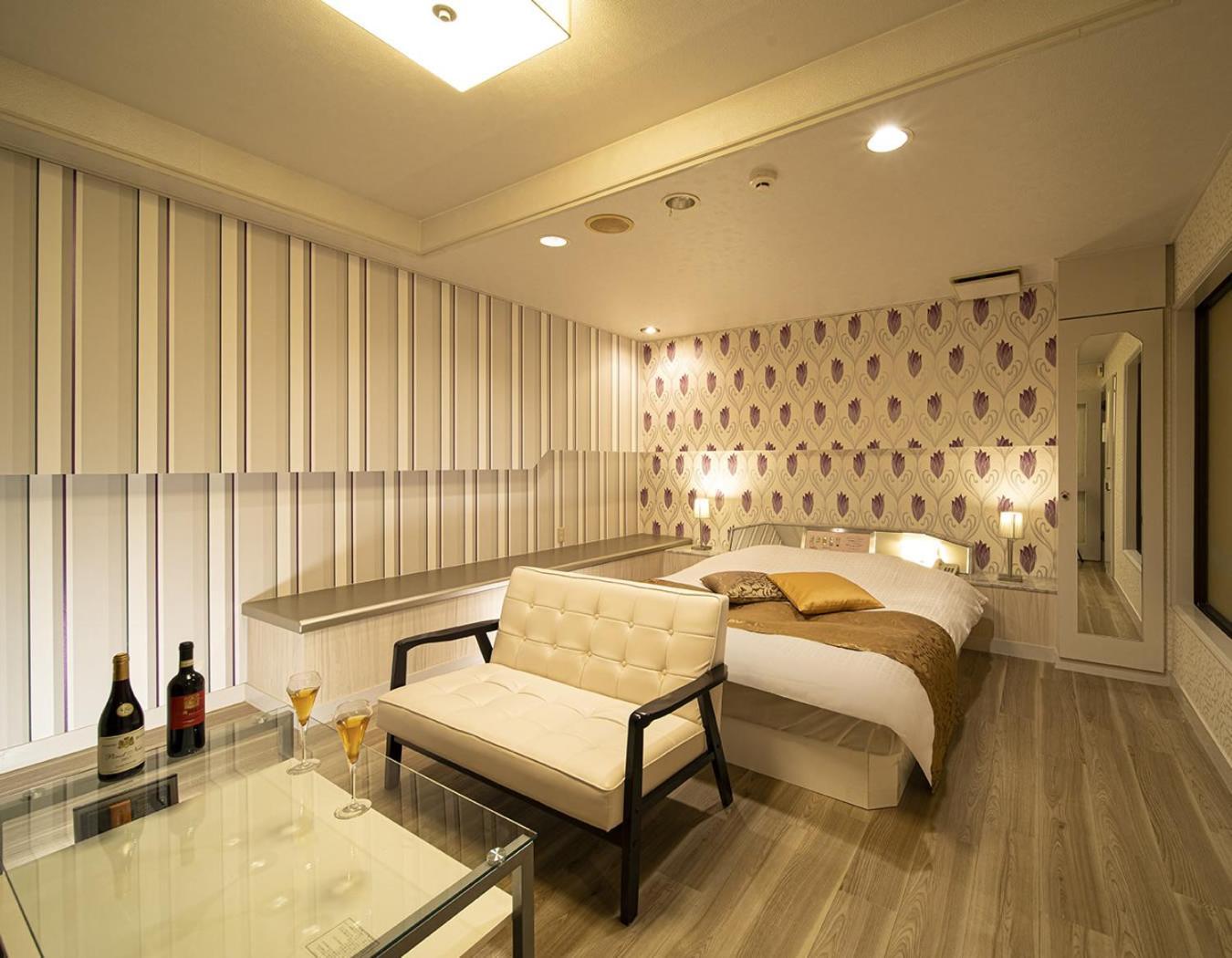 Jardin De Fleurs (adults Only) Love hotel 2*