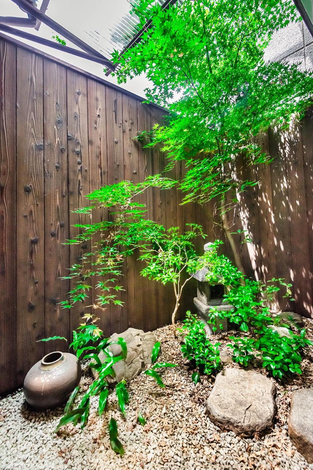 桜の宿赤金three Two Toilets Kyoto