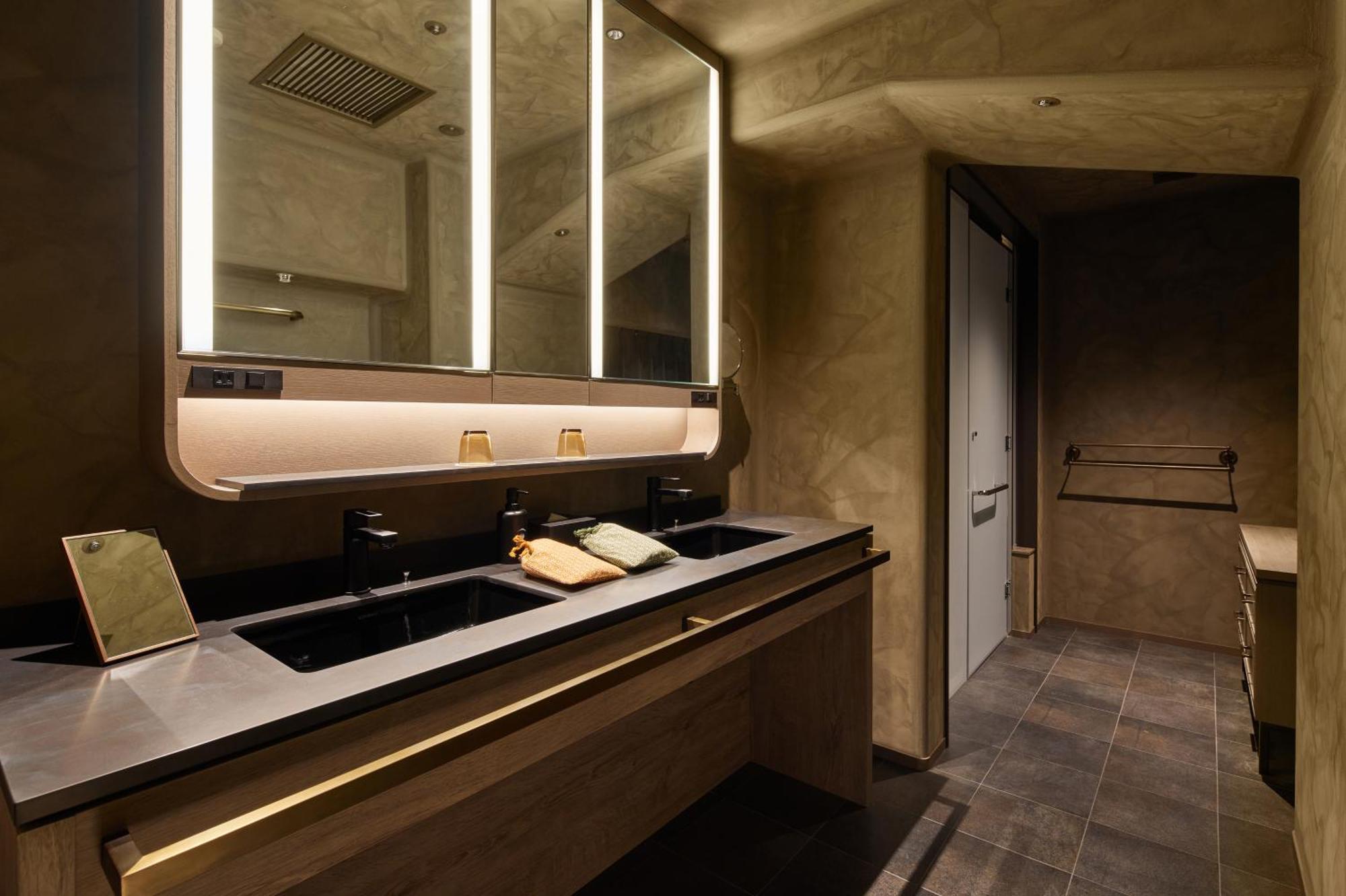The Higashiyama Tokyu, A Pan Pacific Hotel