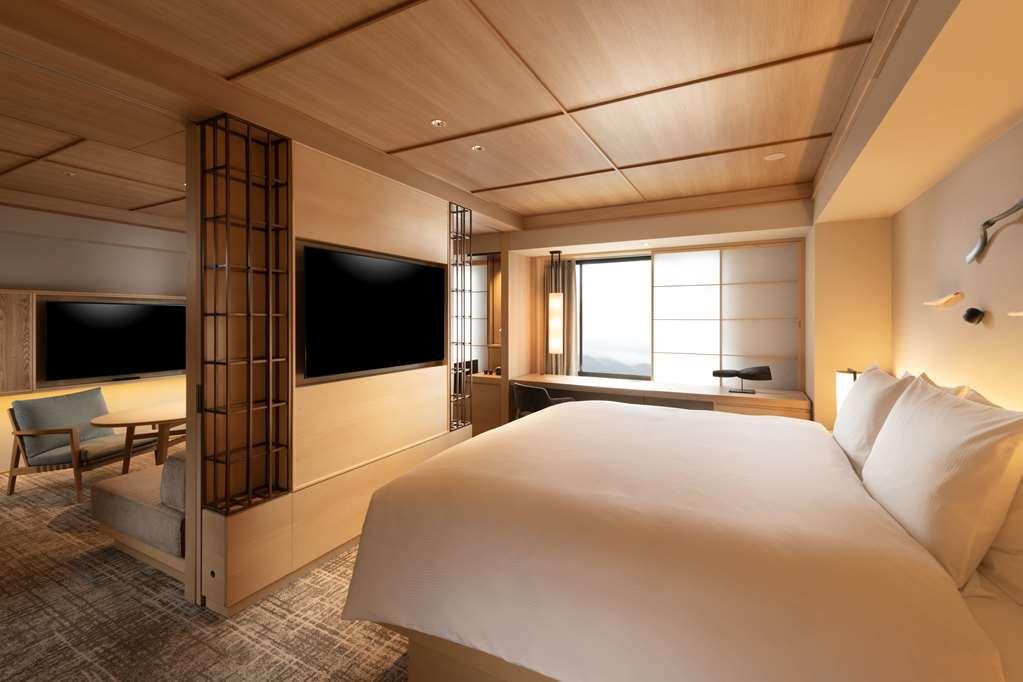 Doubletree By Hilton Higashiyama Hotel *