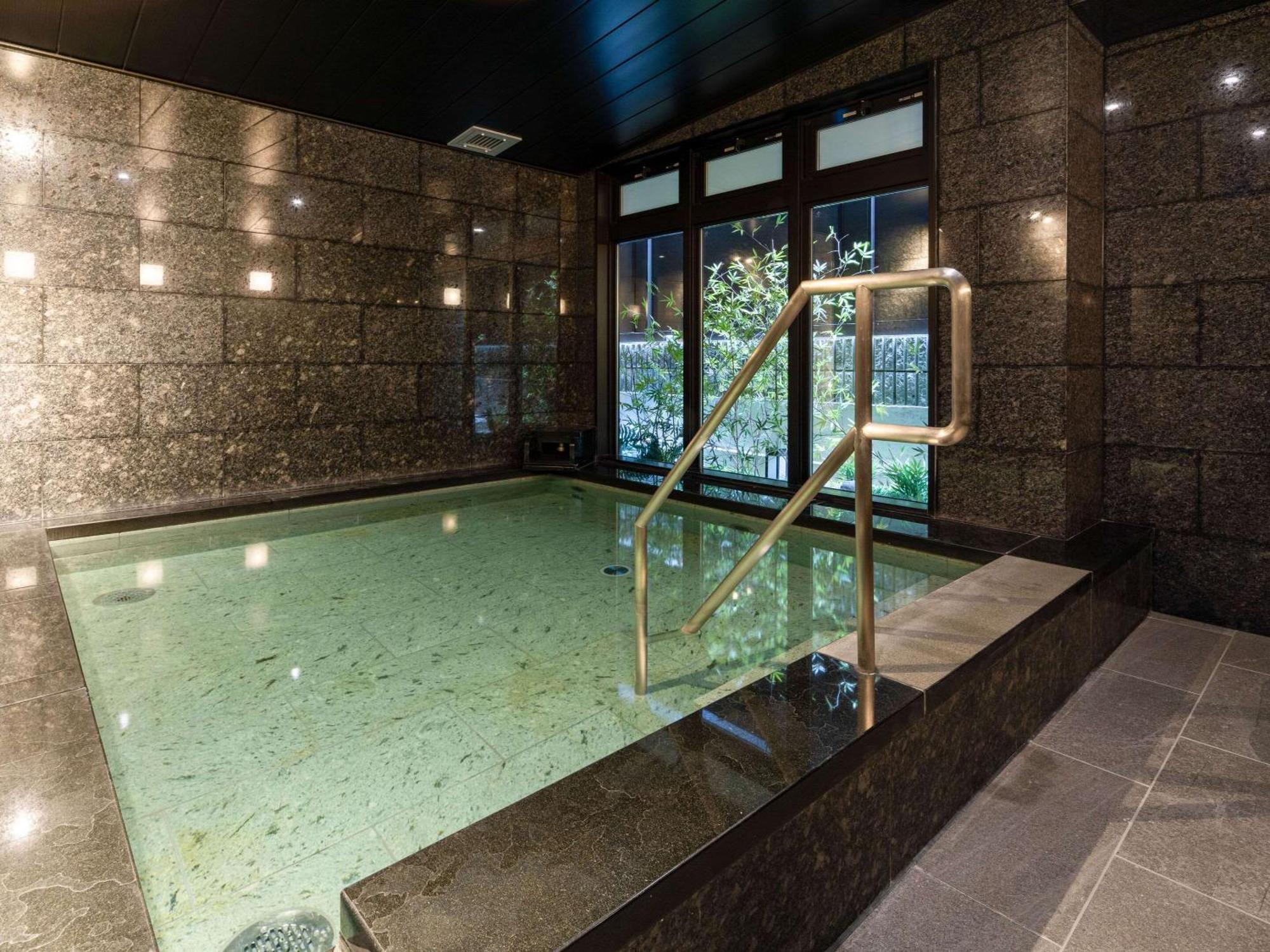 Comfort Shijokarasuma Hotel