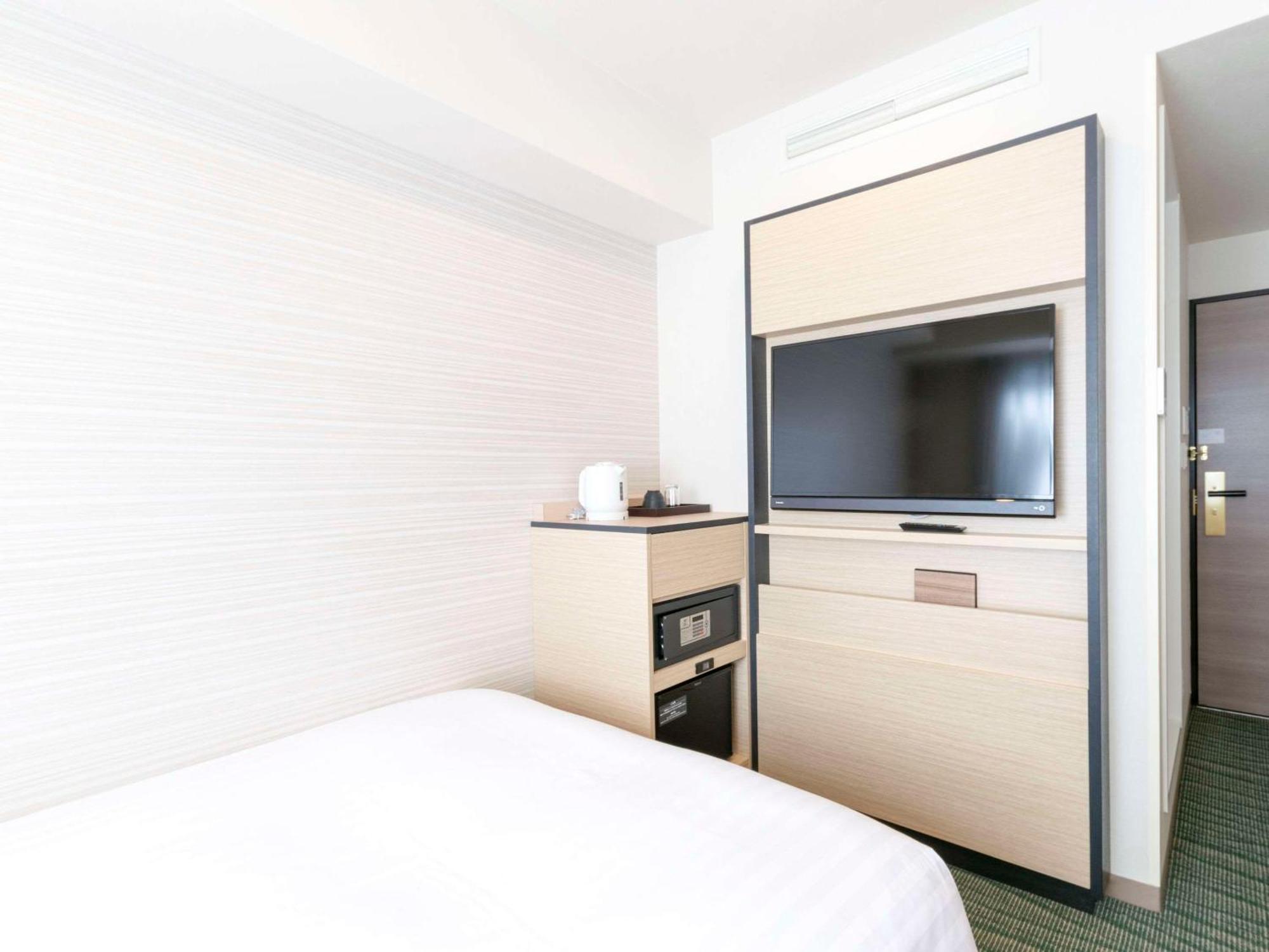 Comfort Shijokarasuma Hotel