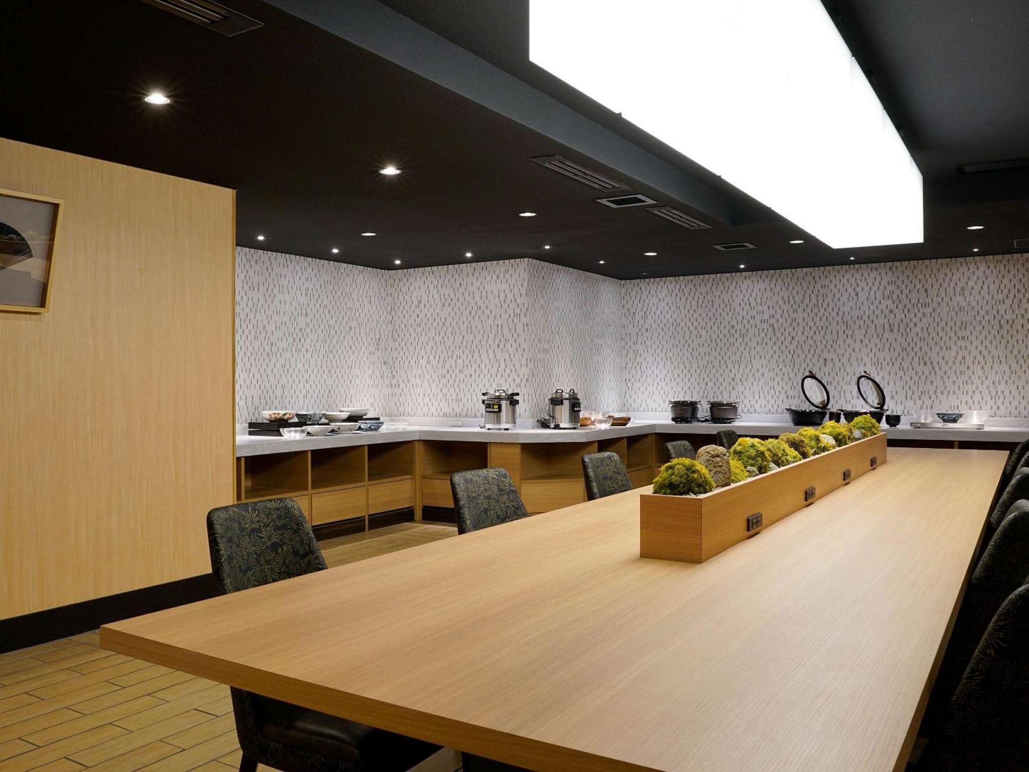 Comfort Shijokarasuma Hotel 3*
