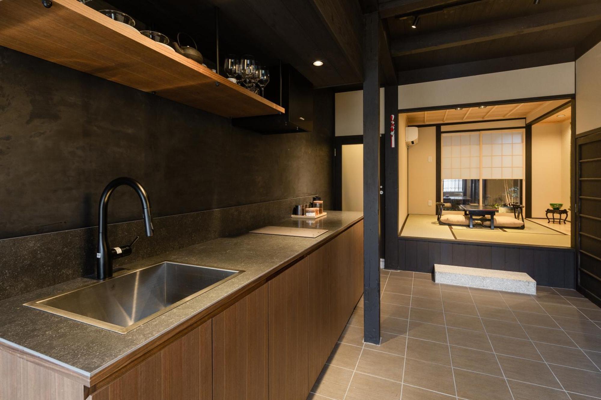 Villa 安吉居 百年町屋 近京都站 地暖 半露天浴缸 日式庭院 公交站2分 五条地铁站8分 双卫生间 双淋浴 *