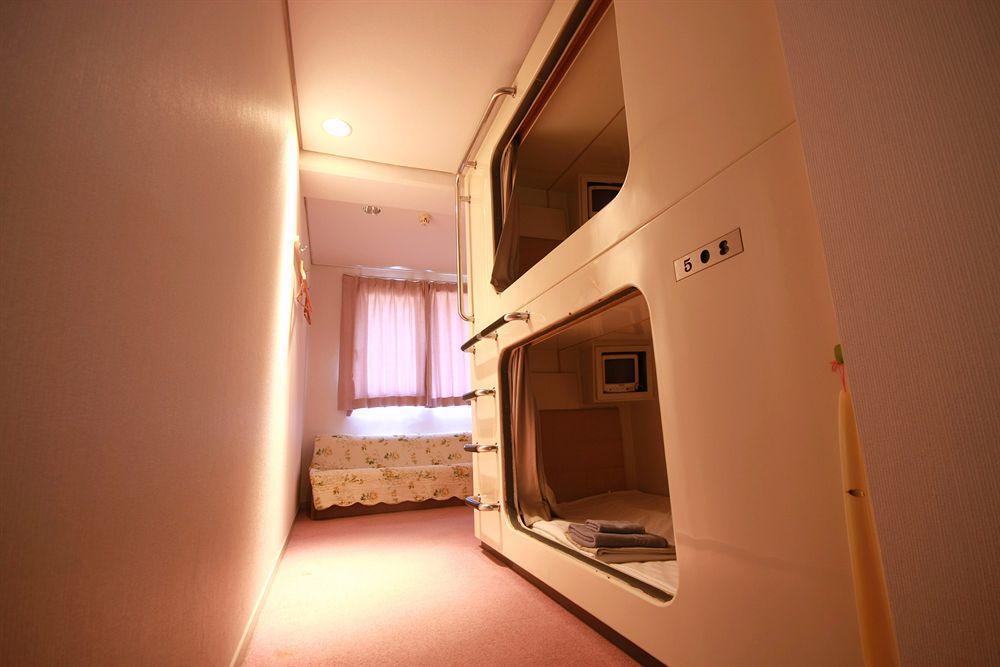 Amenity Capsule hotel