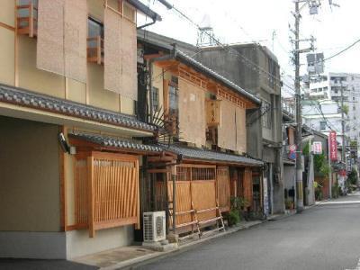 Izuyasu Traditional Serving Cuisine 4*