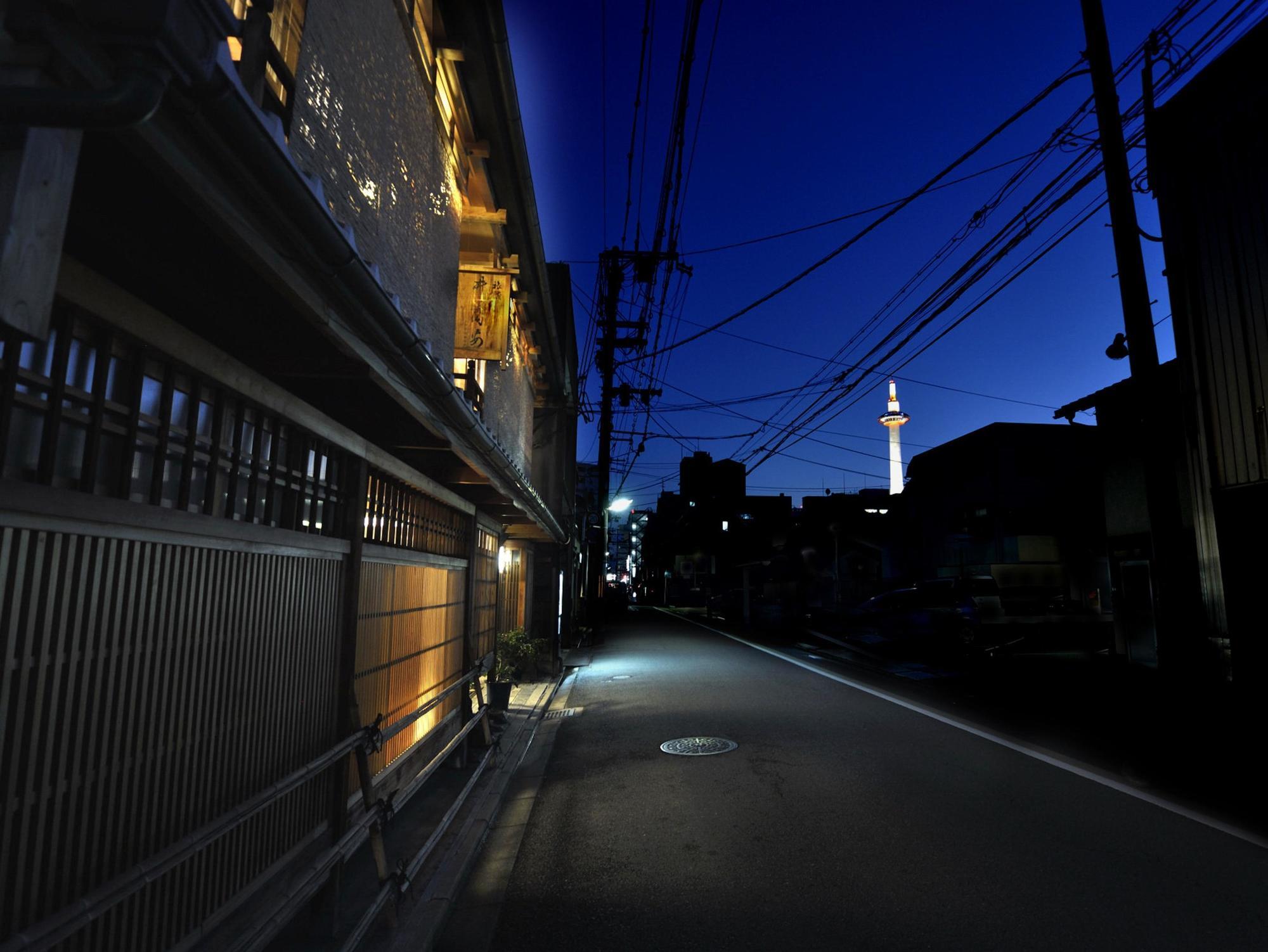 Izuyasu Traditional Serving Cuisine Ryokan 4*