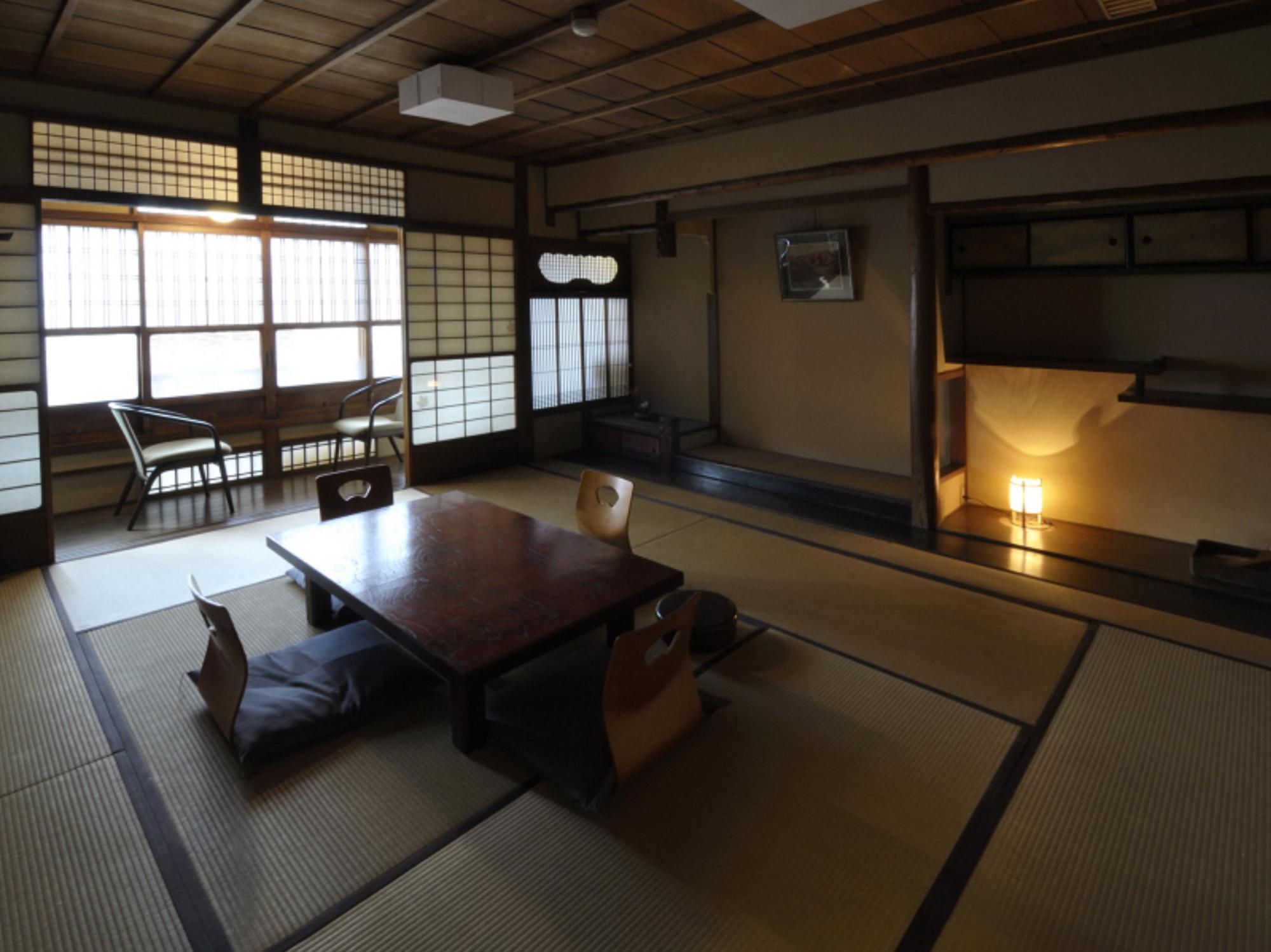 Izuyasu Traditional Serving Cuisine Ryokan