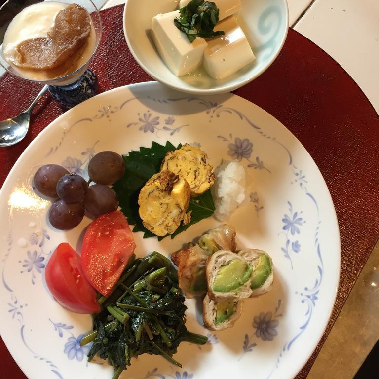 Gallery Nozawa Guest house 2*
