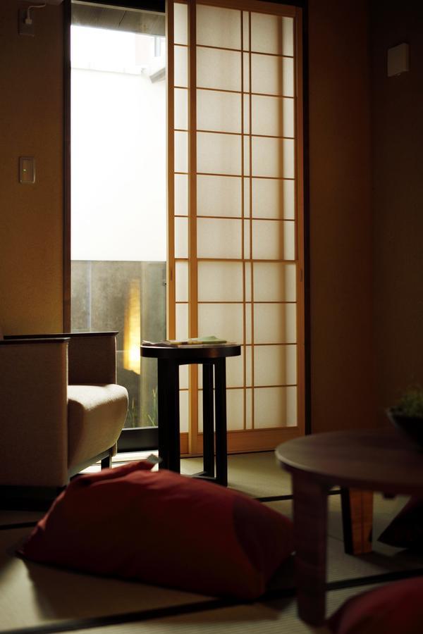 No.10 House *