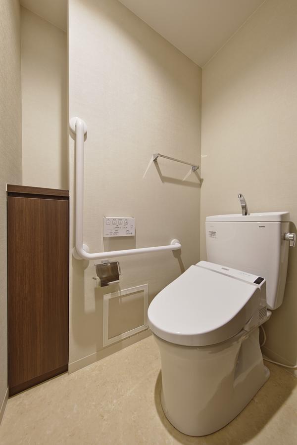 Number 6 Nijo Apartment