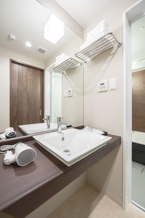 Number 6 Nijo Apartment