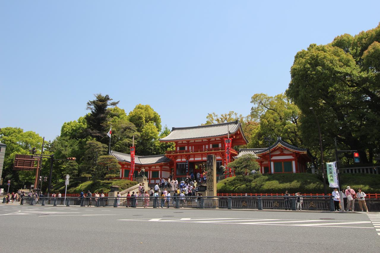 Gion 3*