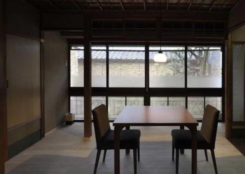 Izuyasu Traditional Serving Cuisine