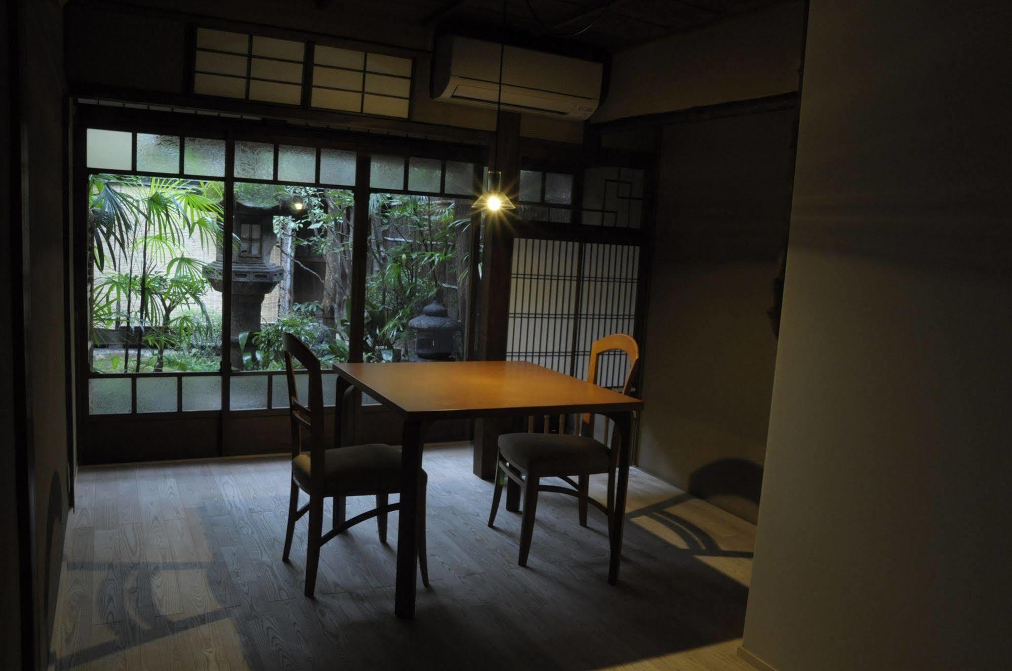 Izuyasu Traditional Serving Cuisine