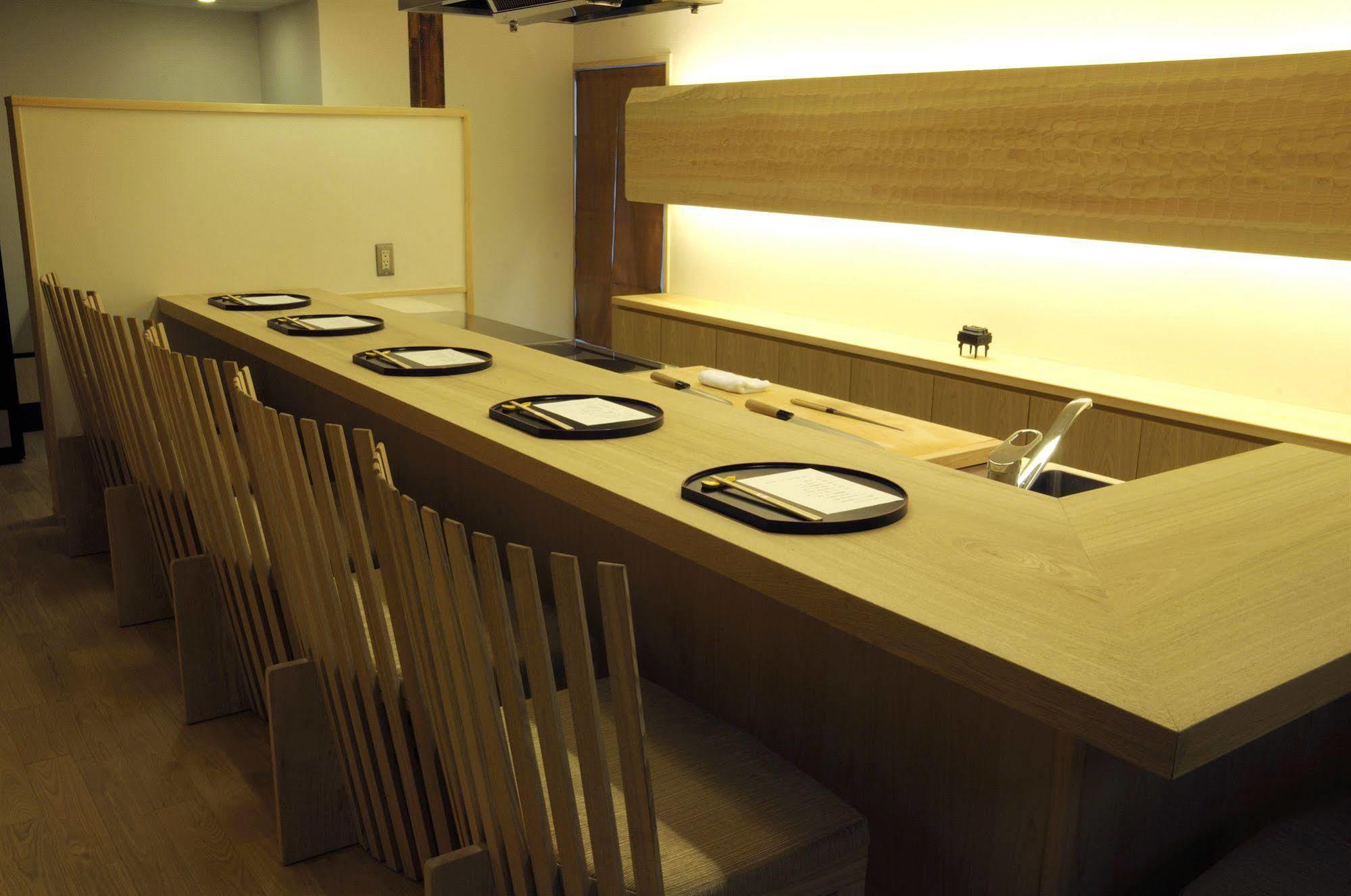 Izuyasu Traditional Serving Cuisine Ryokan 4*