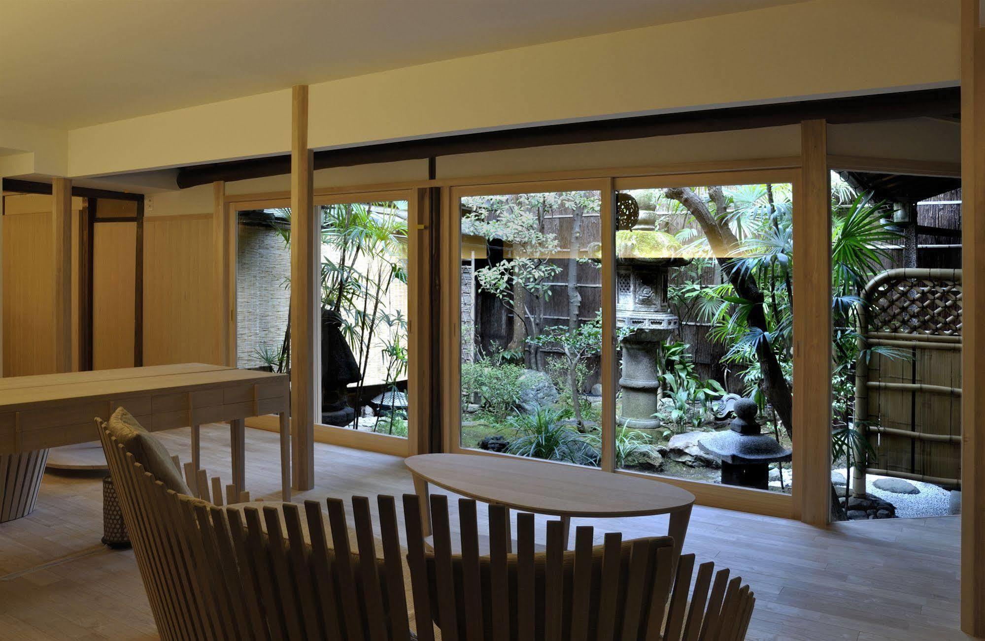 Ryokan Izuyasu Traditional Serving Cuisine 4*
