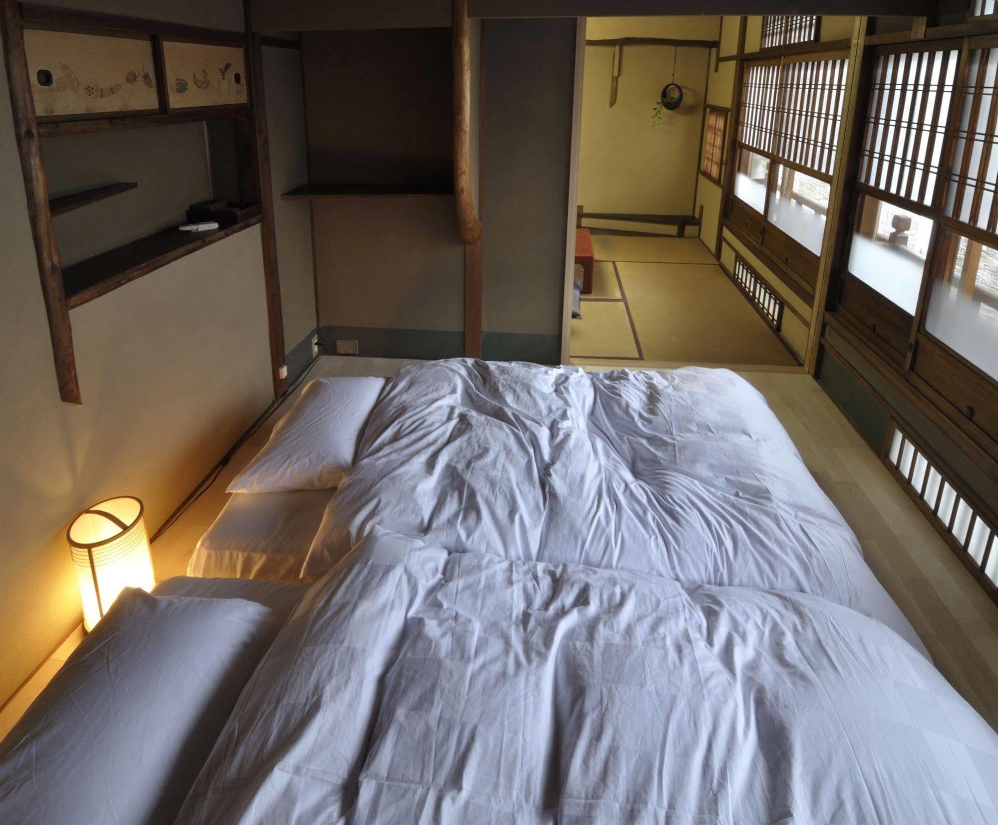 Izuyasu Traditional Serving Cuisine 4*