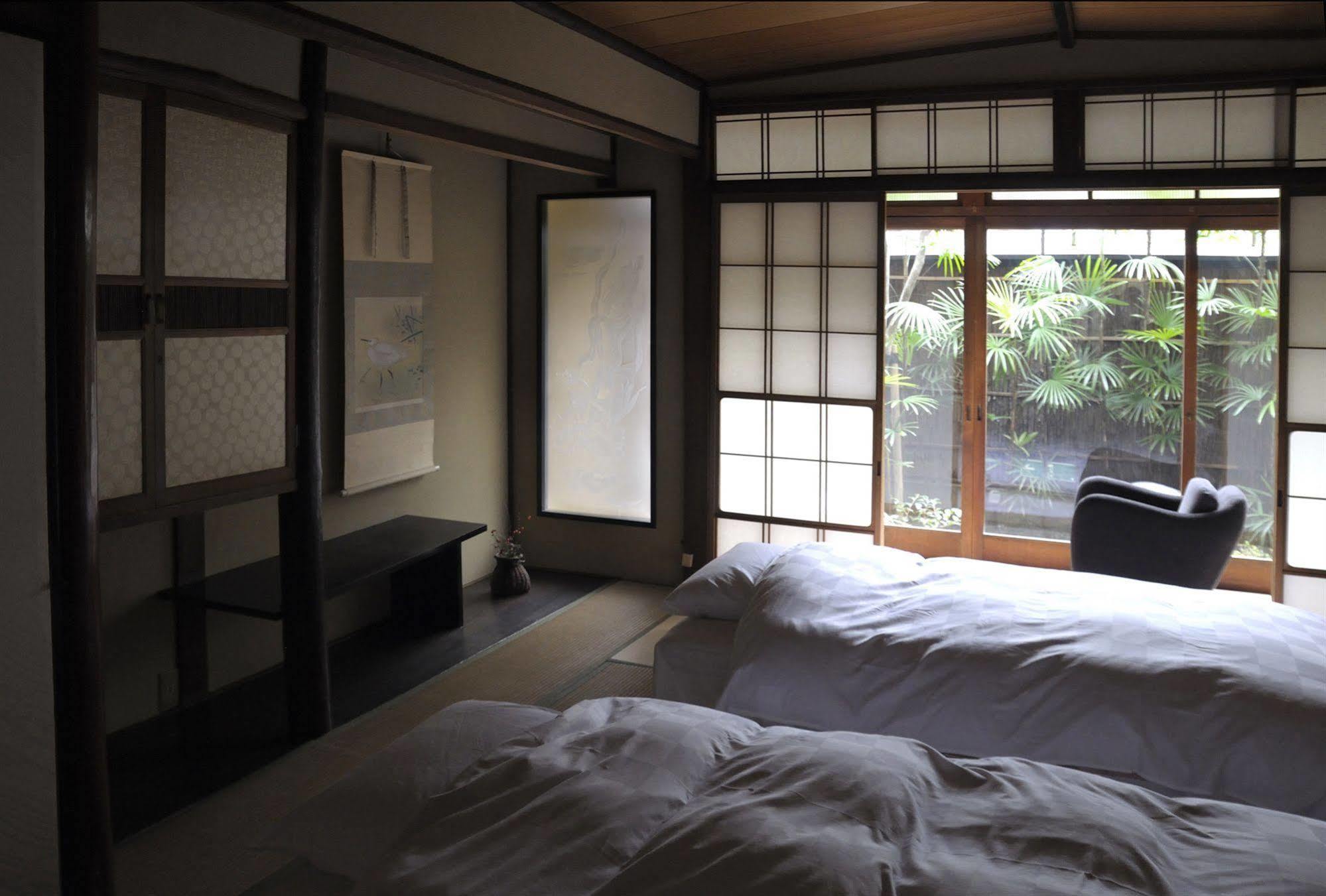 Izuyasu Traditional Serving Cuisine 4* Kyoto