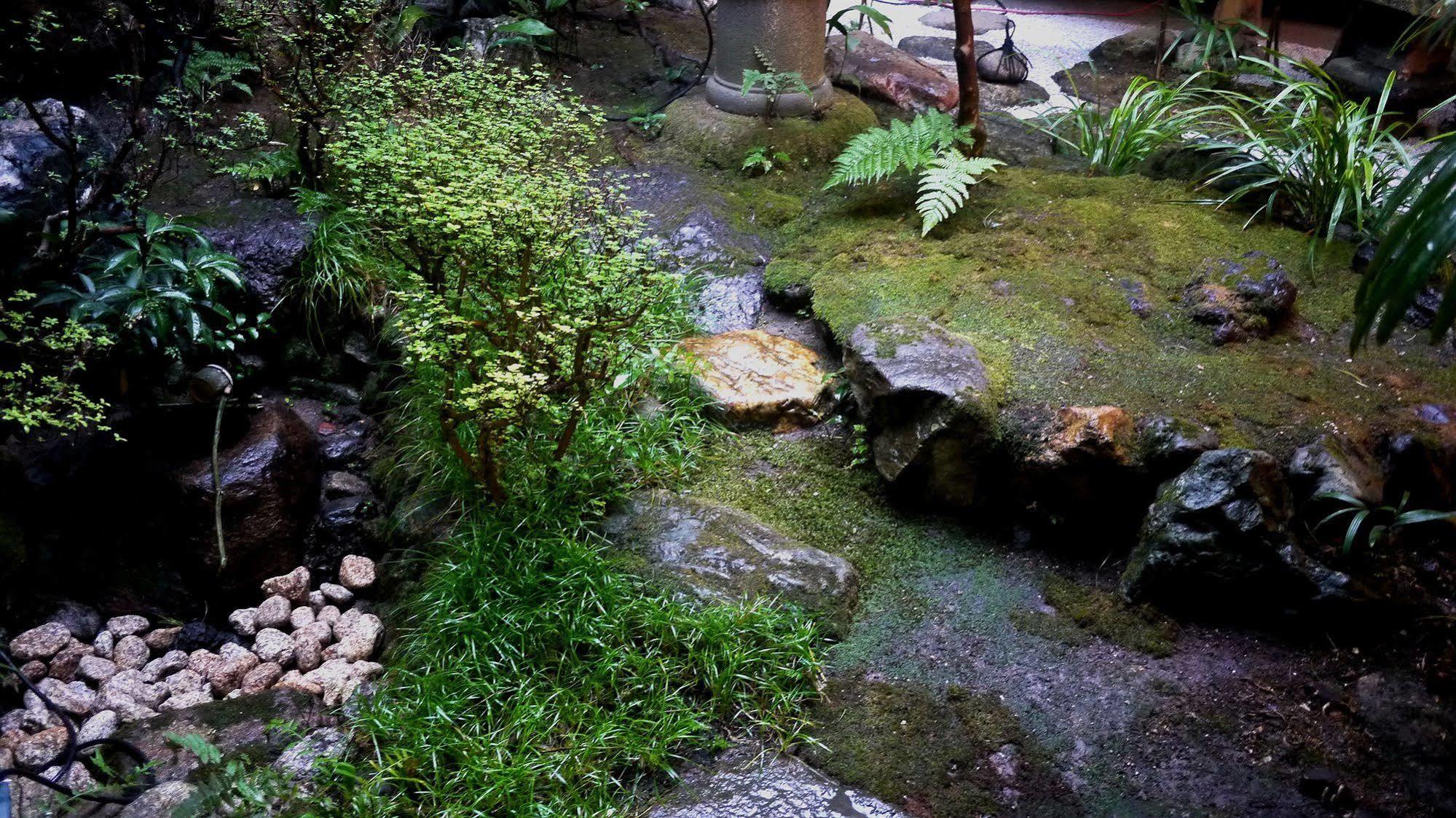 Ryokan Izuyasu Traditional Serving Cuisine