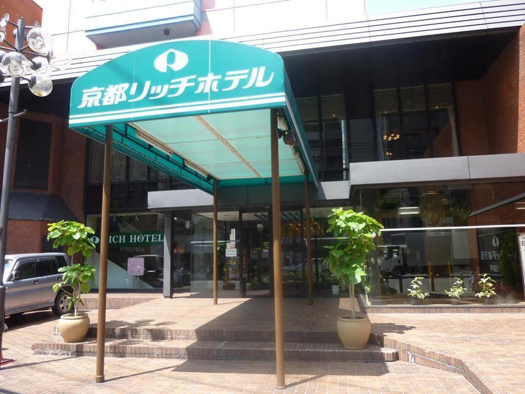 Rich Hotel