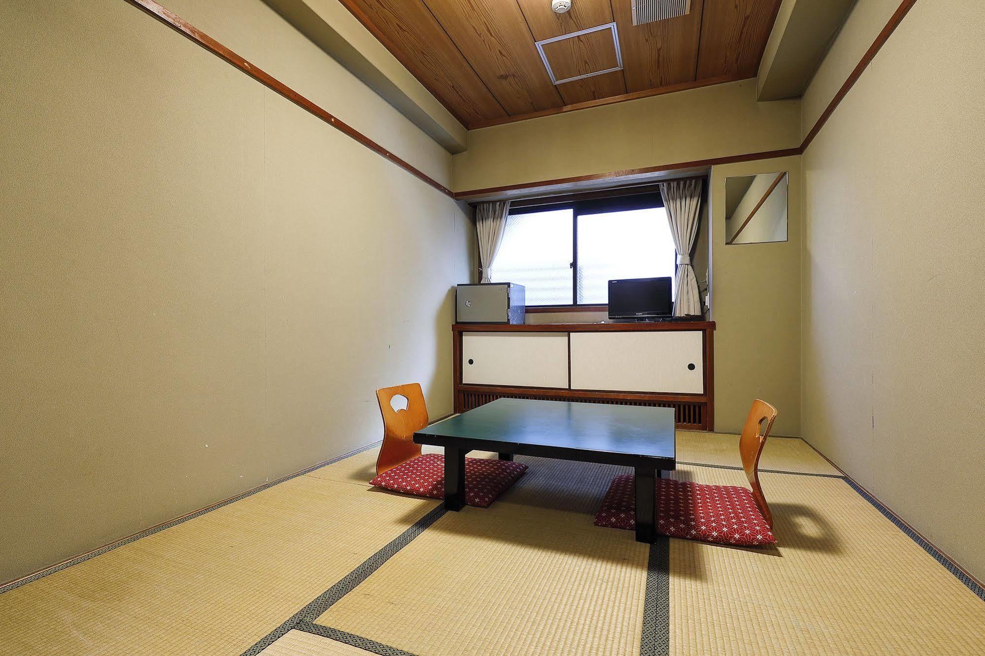 Ryokan Azumaya 3*