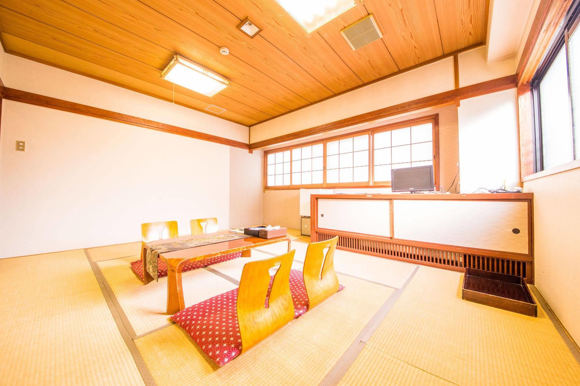 Ryokan Azumaya 3*