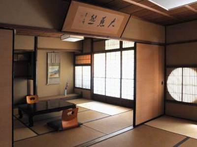 Izuyasu Traditional Serving Cuisine Ryokan Kyoto