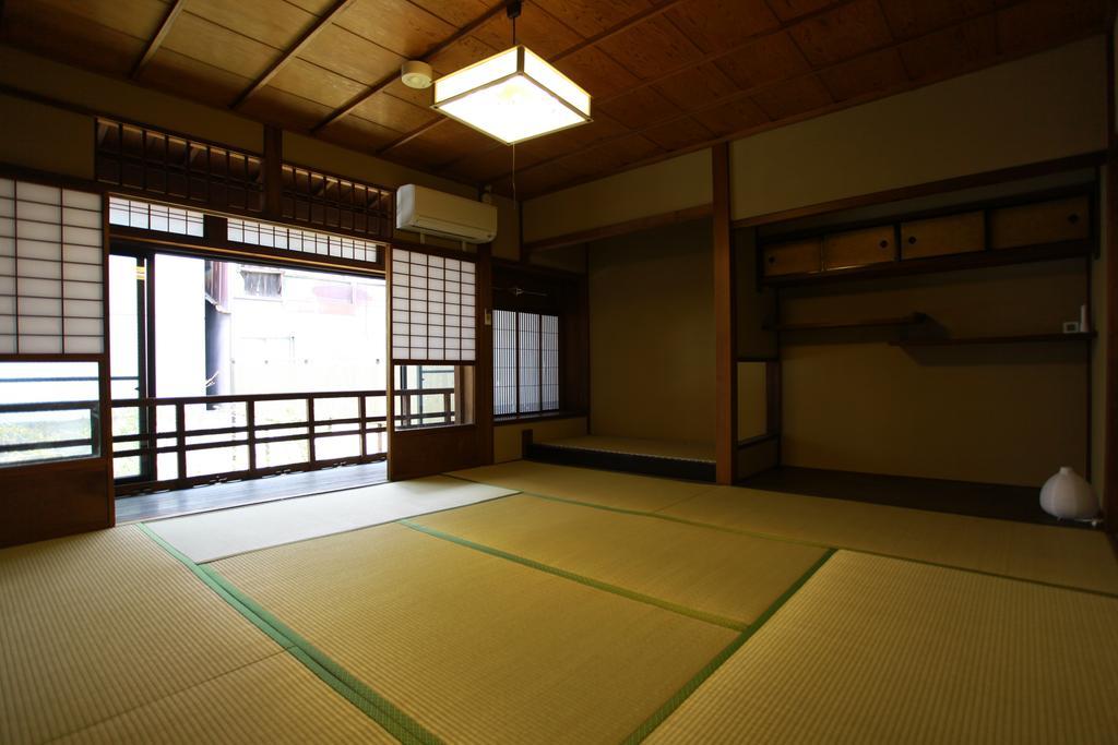 Kyo Machiya No Yado Bettei Butsuguyacho * Kyoto