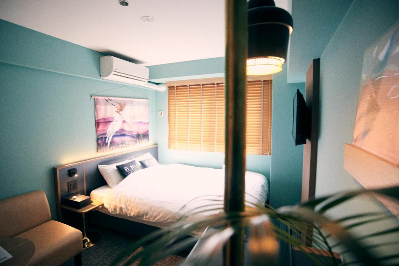 She, Hotel Kyoto