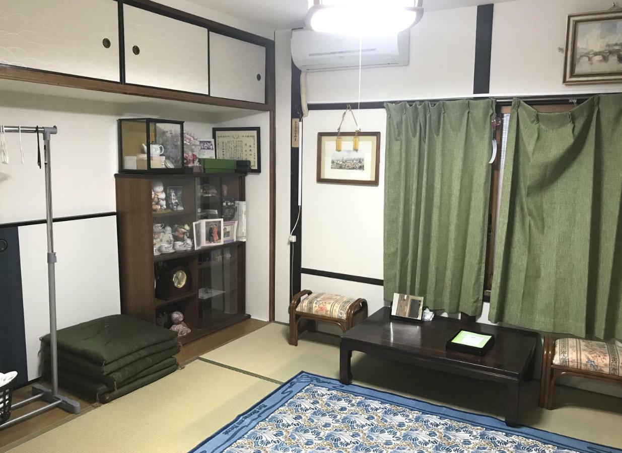 Guest house ファミリー向け民泊 かつら 二条城近くの和風座敷 Kyoto