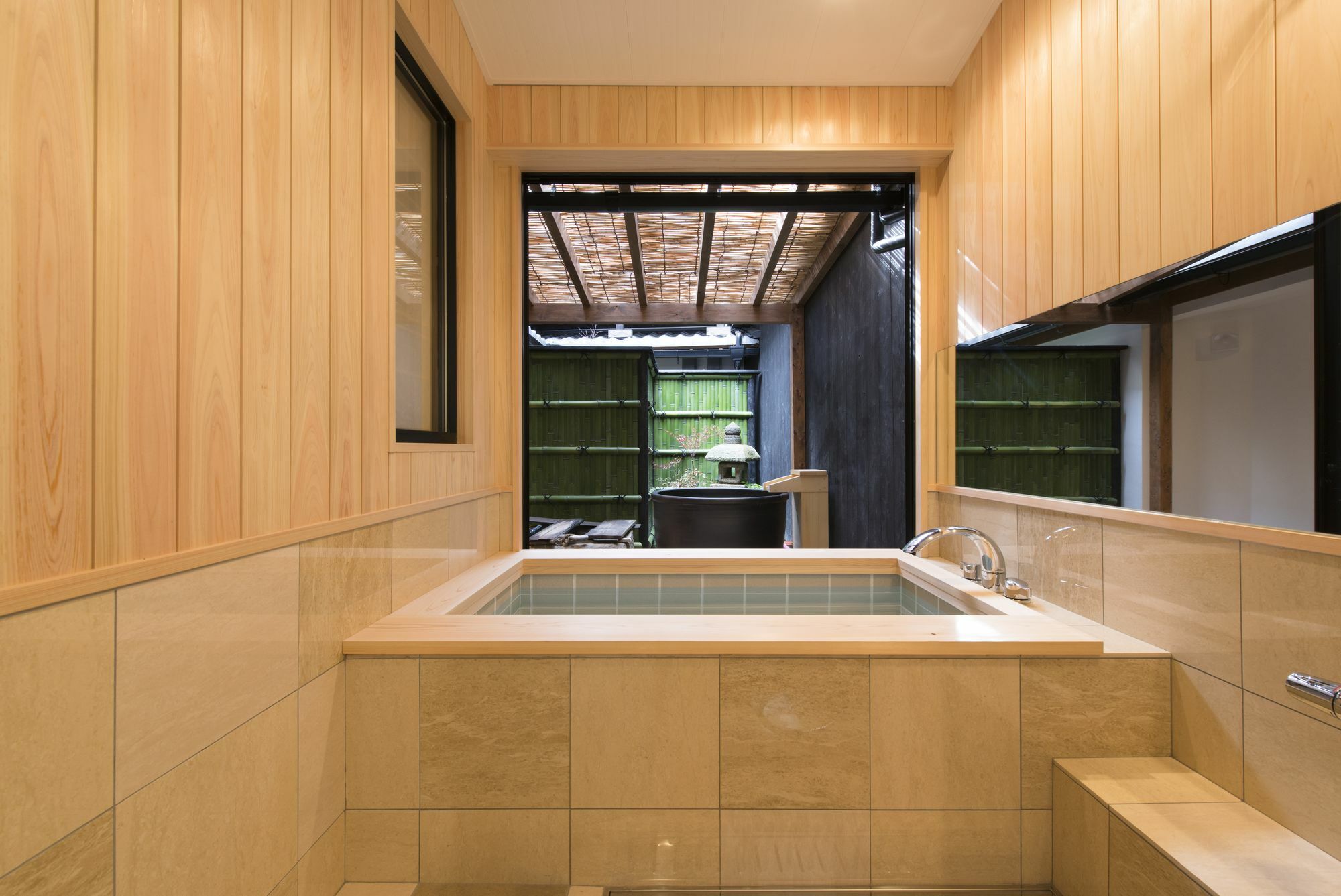 Ryokan Kamishichiken Oku 3*