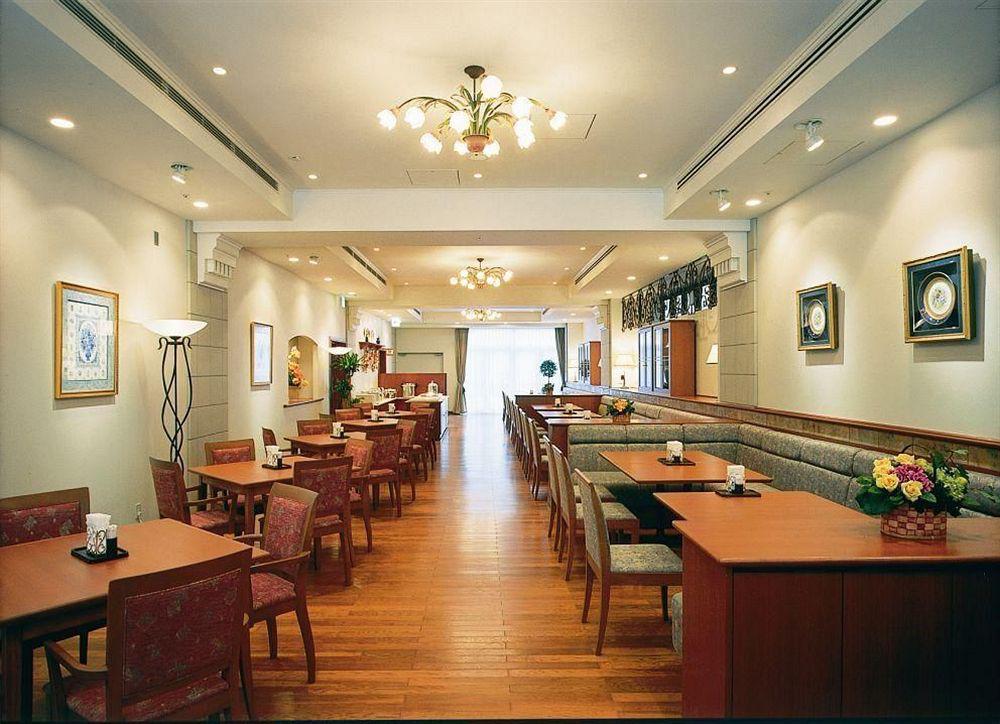 Hotel Holiday Gojo 4*