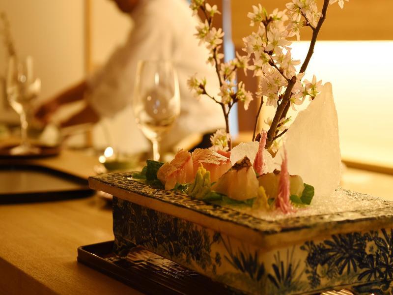 Ryokan Izuyasu Traditional Serving Cuisine Kyoto