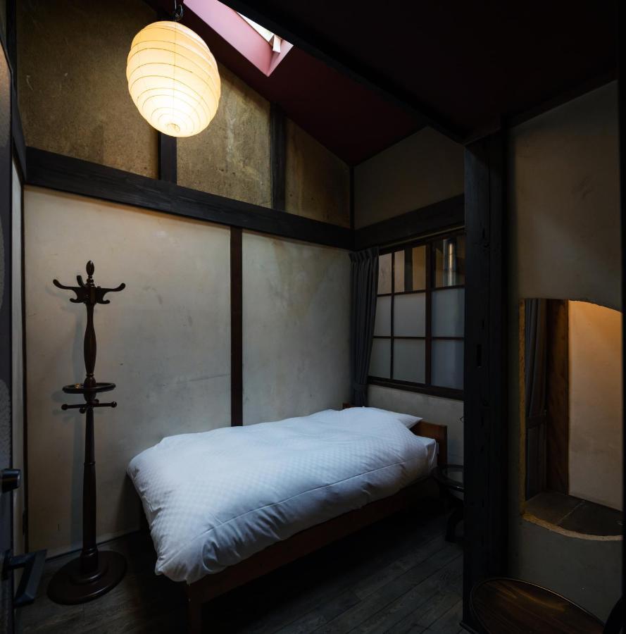 Hostel Unknown *