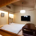 Rinn Gion Shirakawa