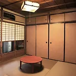 Kiyomizuan 清水庵 車庫2台可 ビフォアアフターの匠 坂田基禎さん改築の京町家